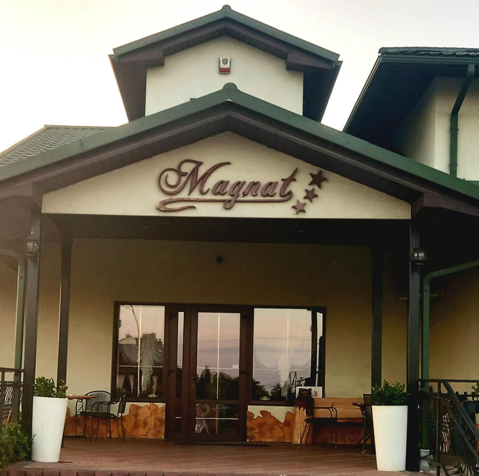 Hotel Magnat Głogów Małopolski Buitenkant foto
